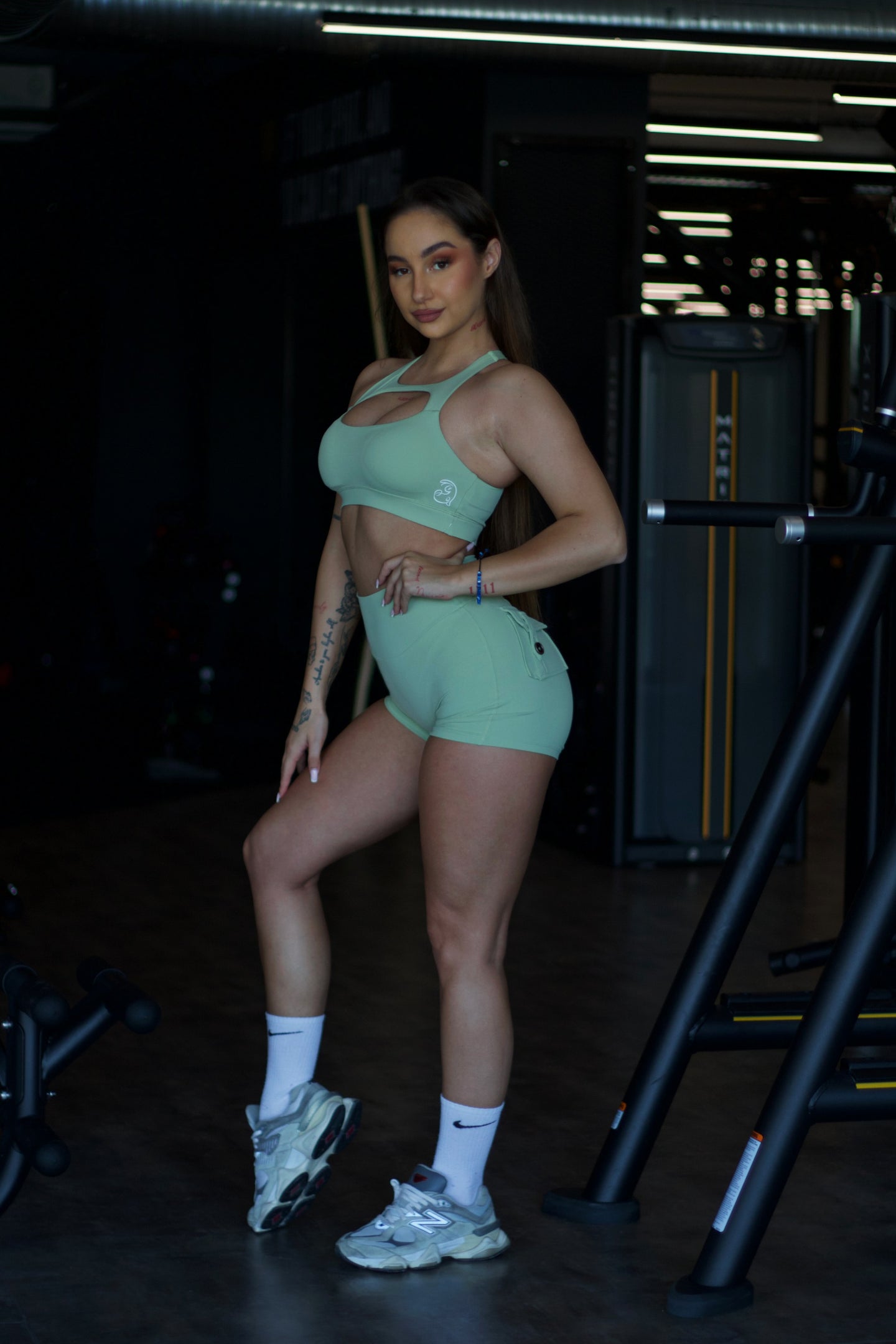 Спортно бюстие Crossover с кръстосан гръб - Fit Bunny
